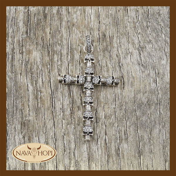 Anhänger Kreuz mit Totenköpfen