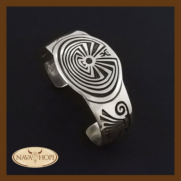 Armreif Man in the Maze
