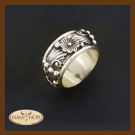 Navajo Damenring Flower