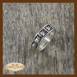 Ring Skulls