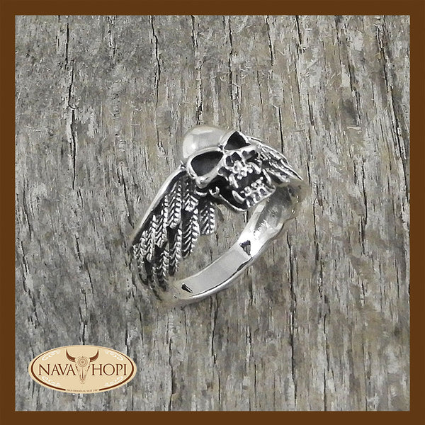 Ring Skull mit Flügeln