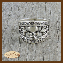 Ring Skull mit Lilie